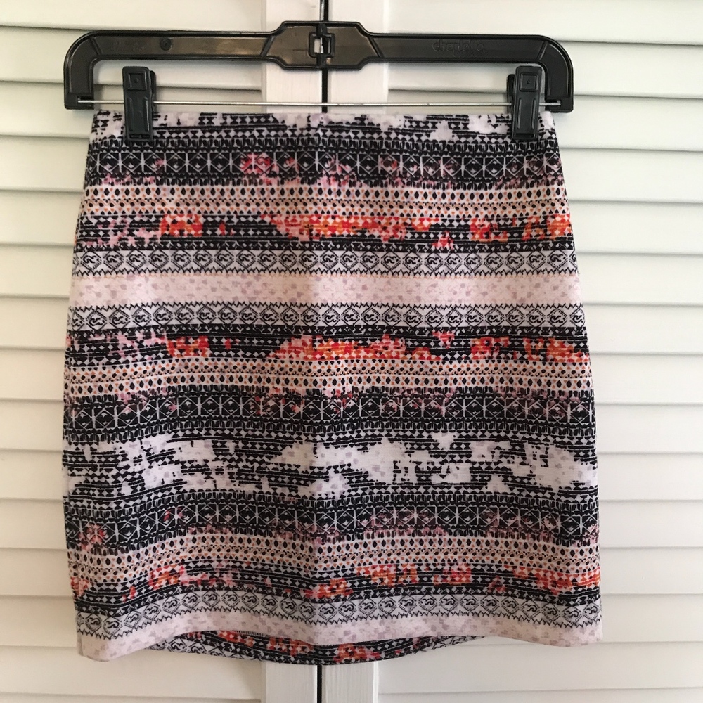 *BCBGeneration* Patterned Bodycon Skirt